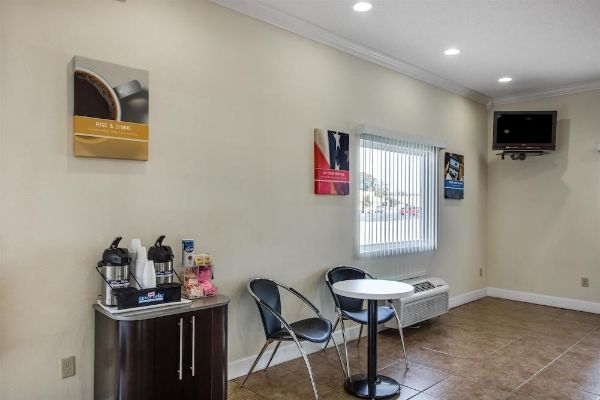 Motel 6 Hinesville GA
